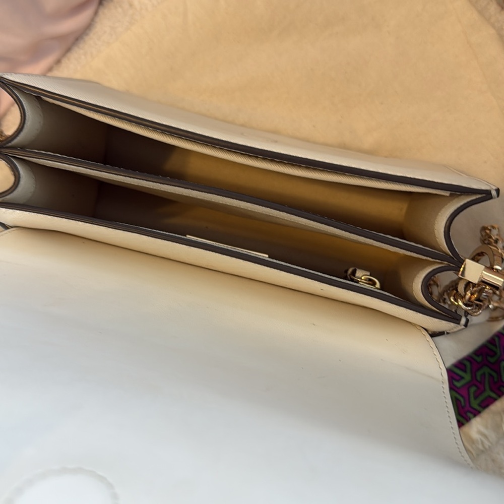 Tory Burch Cream EUC Purse - Picture 5 of 7
